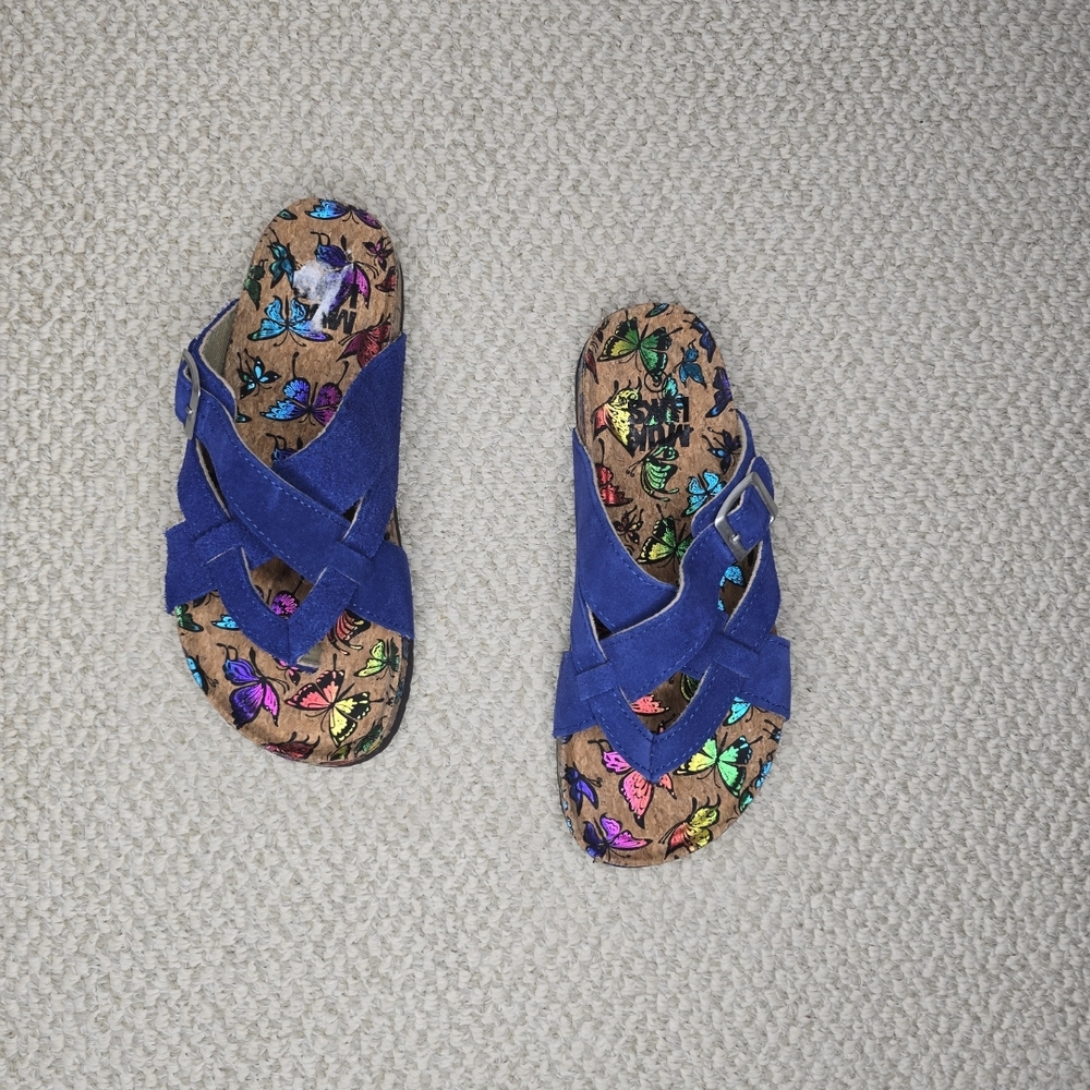 Muk Luks Blue Butterfly Sandals NWOT Size 6